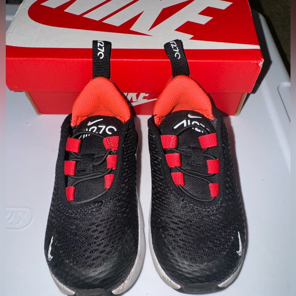 Toddler boy Nike 270’s
